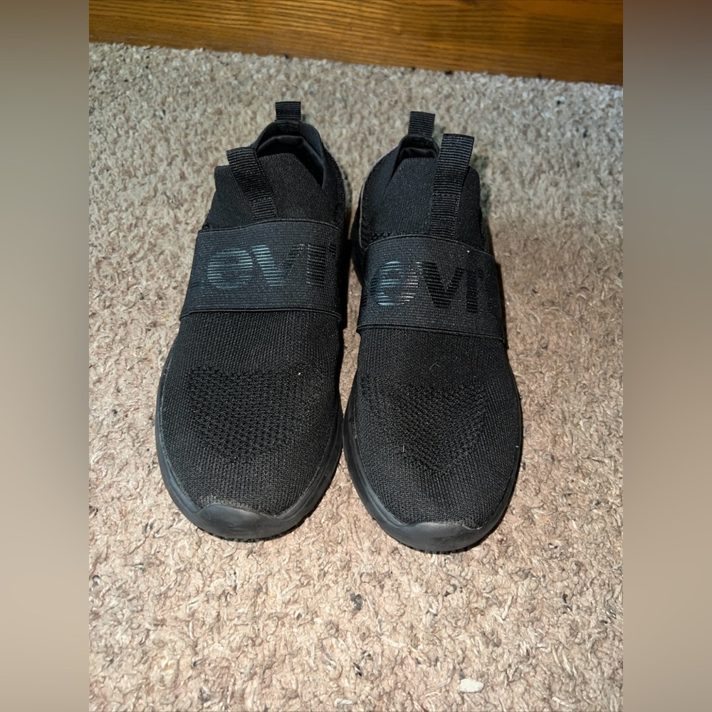 Levi’s Women’s Slip Ons Size 8.5 Black